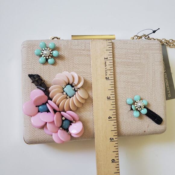 Sondra Roberts Hard Shell Clutch Purse 3D Flowers Chain Strap Clasp Closure NEW - Picture 15 of 16